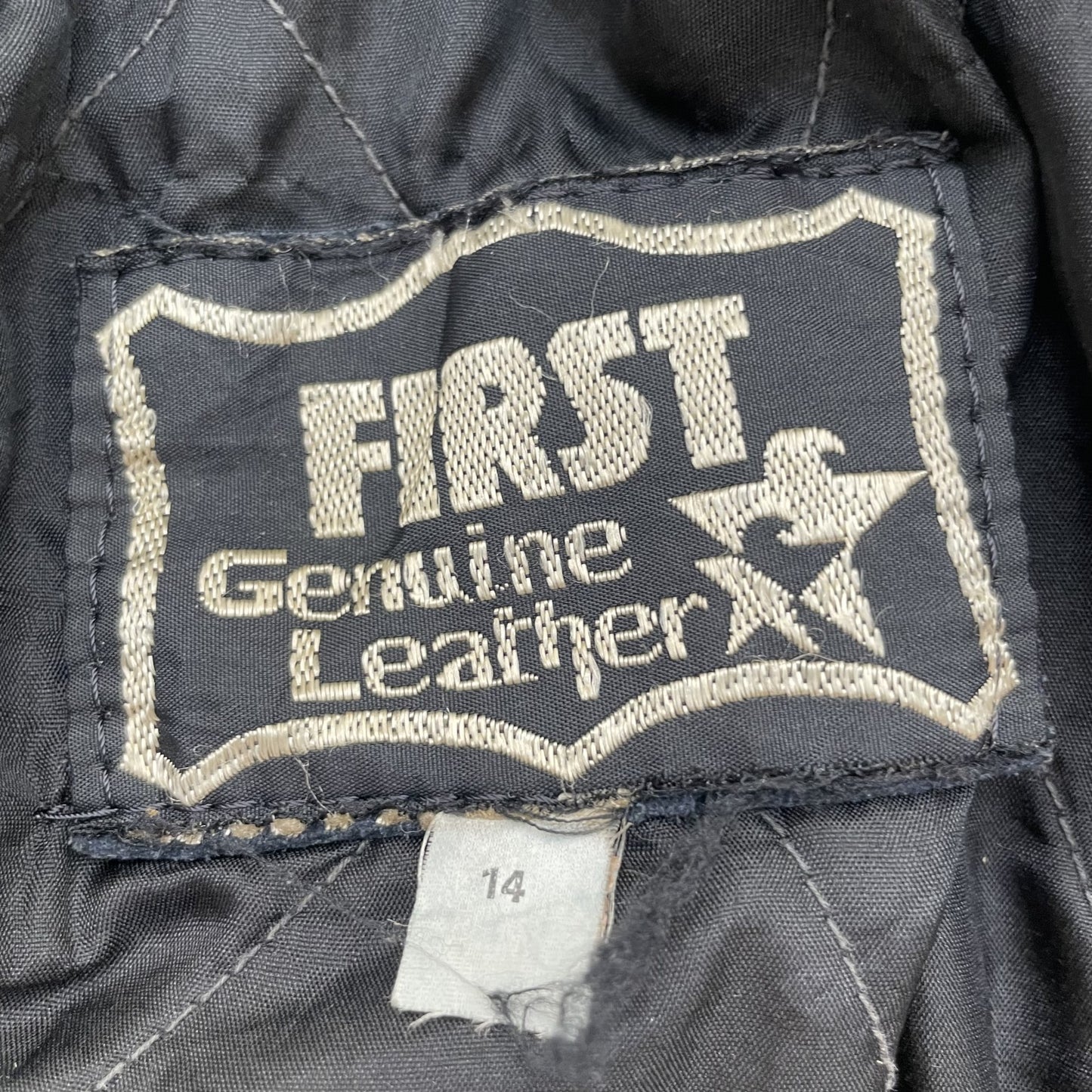 vintage 古着　ビンテージ　FIRST STAR フリンジ付　レザー　ライダースジャケット　牛革　YKK ライダース